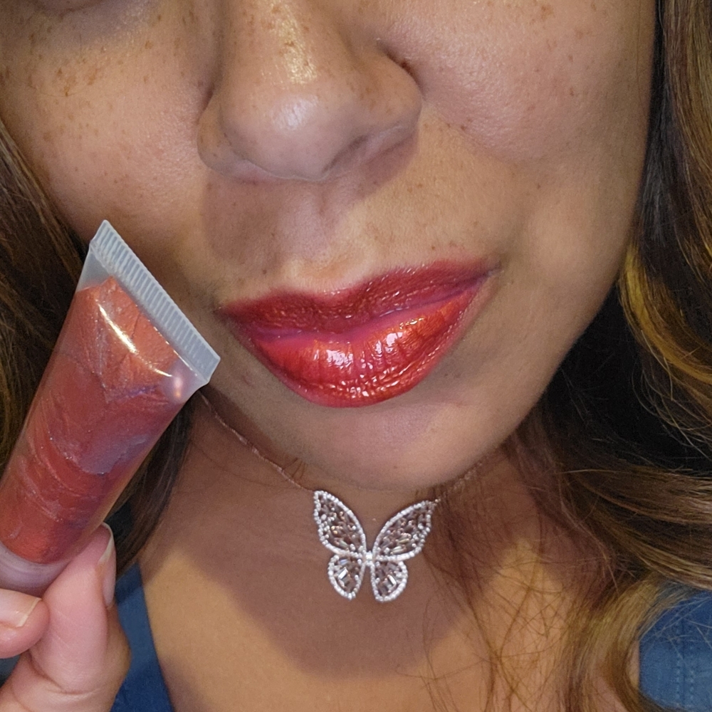 Rustic lip moisturizer